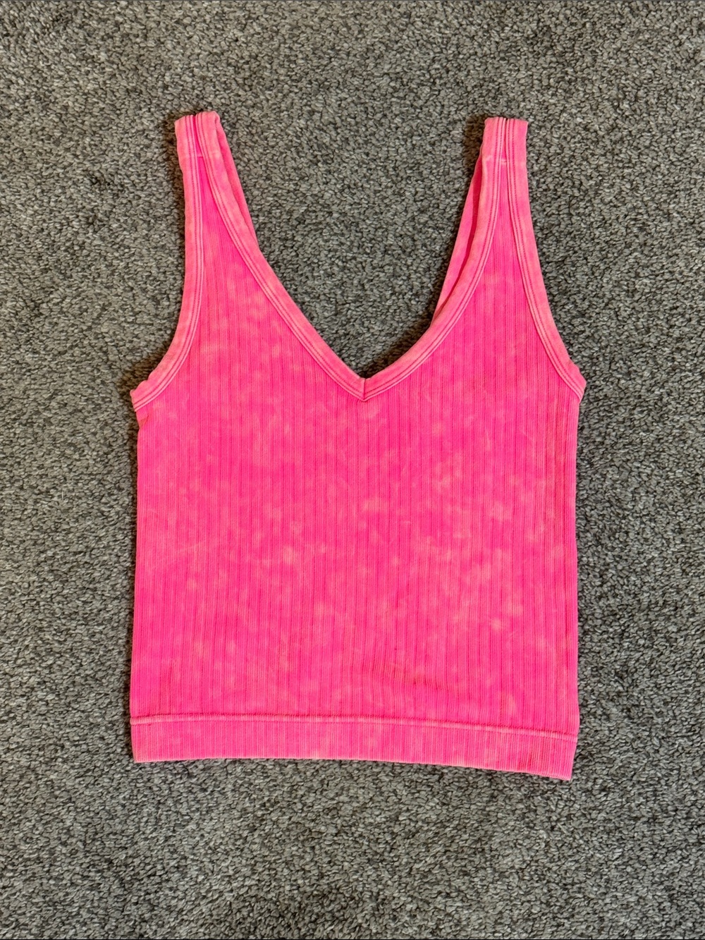 Zenana Ribbed V-Neck Cropped Tank in Bright Pink